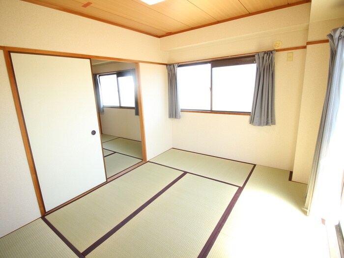 物件内観写真10　(居室)