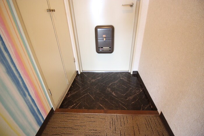 物件内観写真15　(玄関)