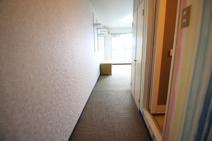 物件内観写真16　(廊下)