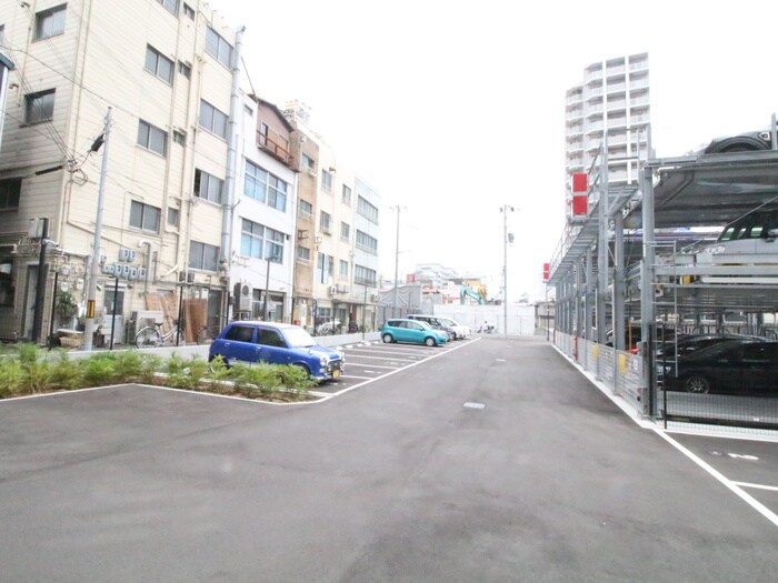 物件外観写真5　(駐車場)