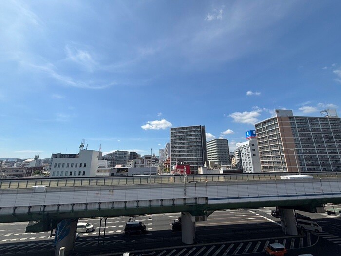 物件内観写真16　(室内からの展望)