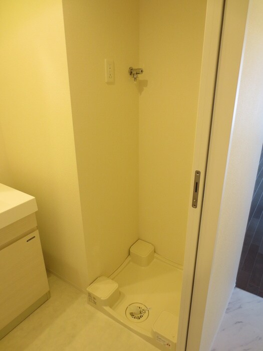 物件内観写真13　(洗濯機置場)