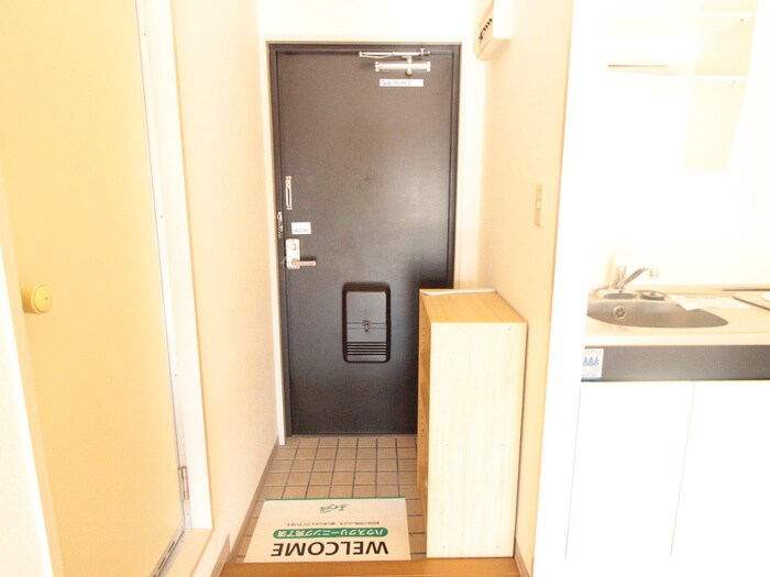 物件内観写真13　(玄関)