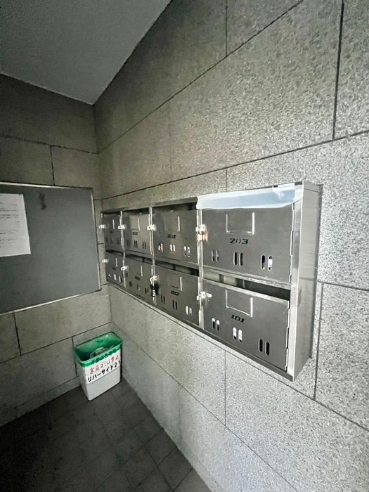 物件外観写真4　(エントランス部分)