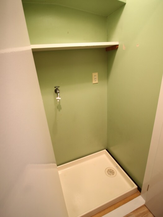 物件内観写真9　(洗濯機置場)