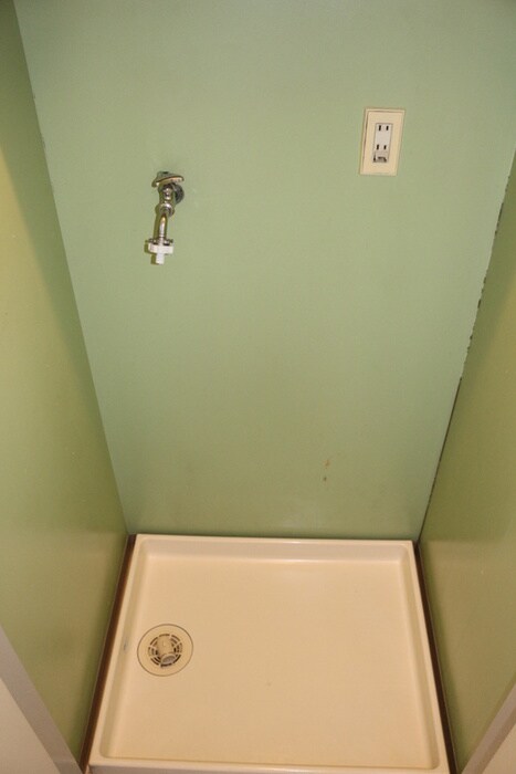 物件内観写真10　(洗濯機置場)