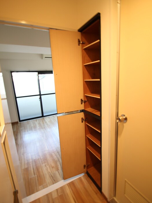 物件内観写真11　(靴箱)