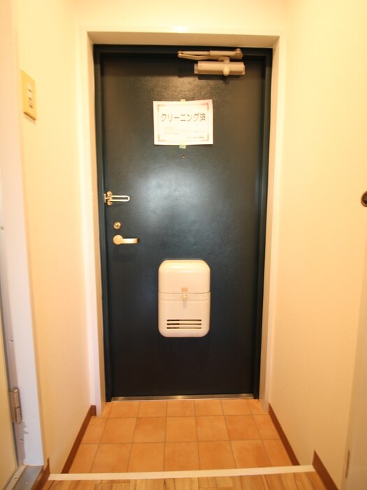 物件内観写真12　(玄関)
