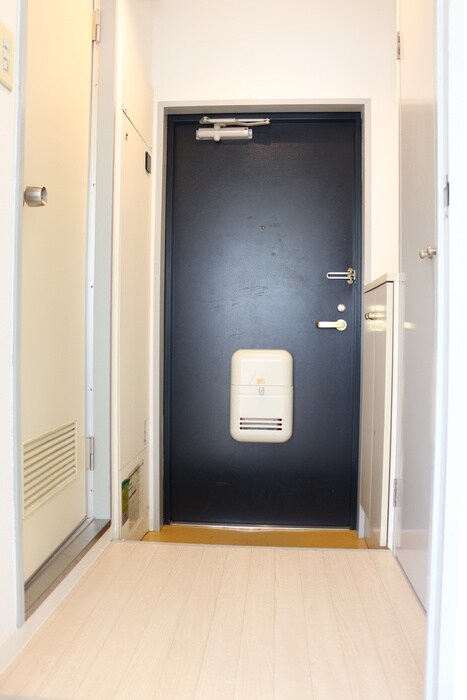 物件内観写真16　(玄関)