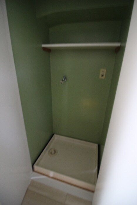 物件内観写真17　(洗濯機置場)