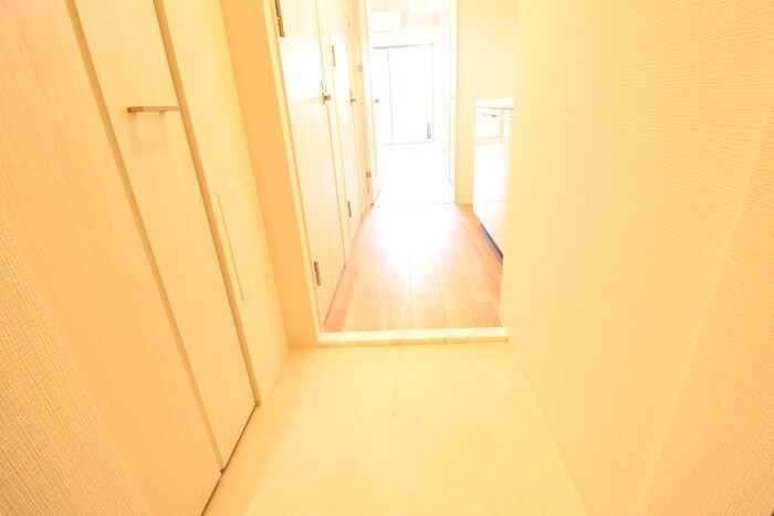 物件内観写真8　(玄関)