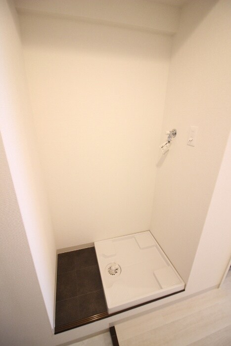 物件内観写真10　(洗濯機置場)