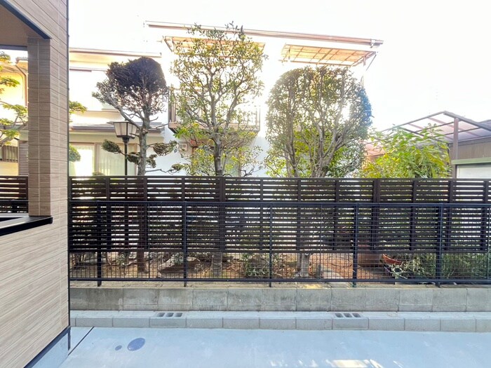 物件内観写真15　(室内からの展望)