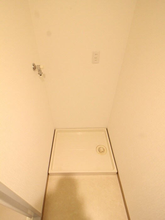 物件内観写真16　(洗濯機置場)