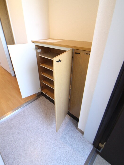 物件内観写真18　(靴箱)