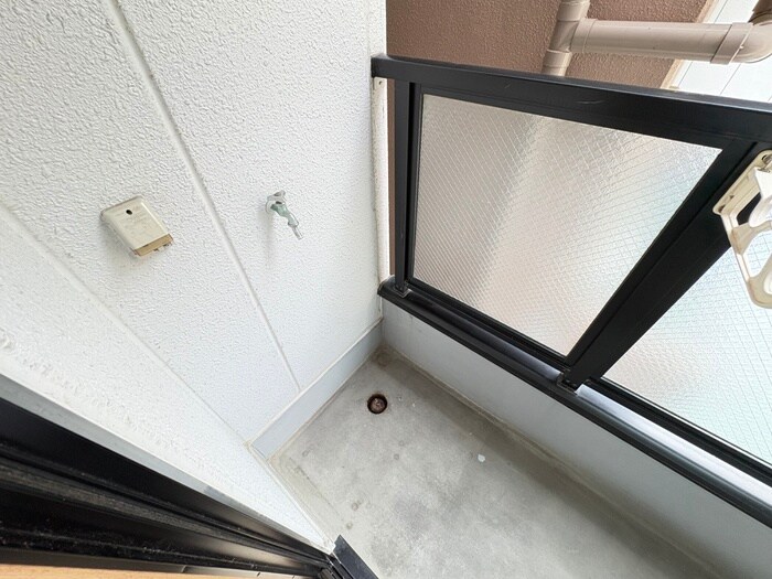 物件内観写真12　(洗濯機置場)