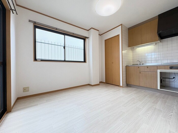 物件内観写真18　(居室)