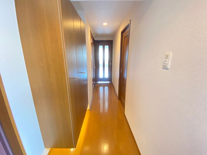 物件内観写真5　(廊下)