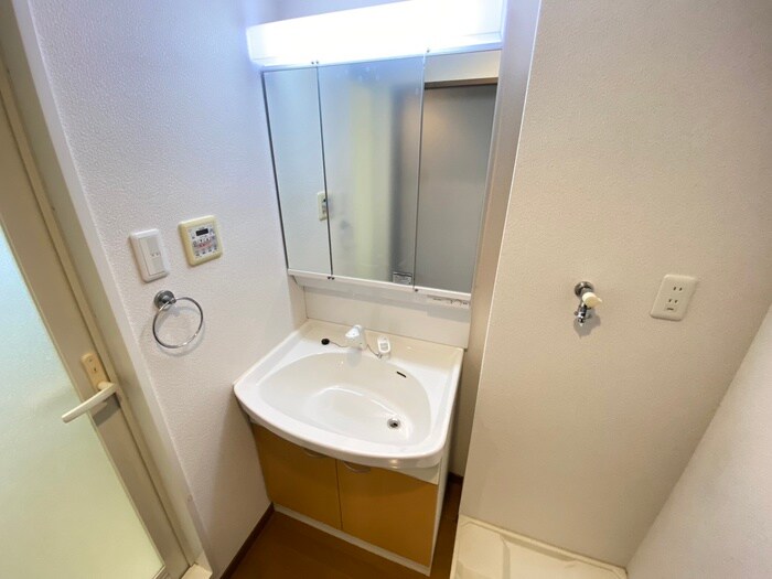 物件内観写真7　(洗面)