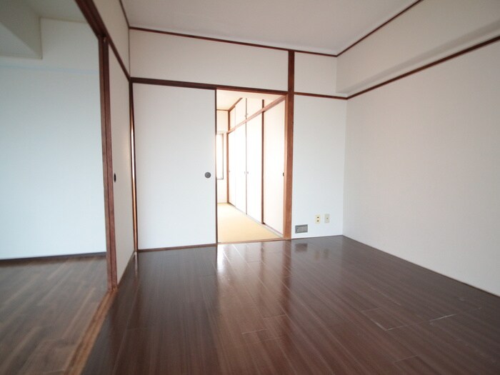 物件内観写真9　(居室)