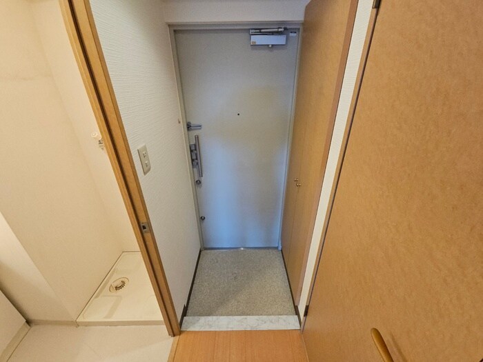 物件内観写真14　(玄関)