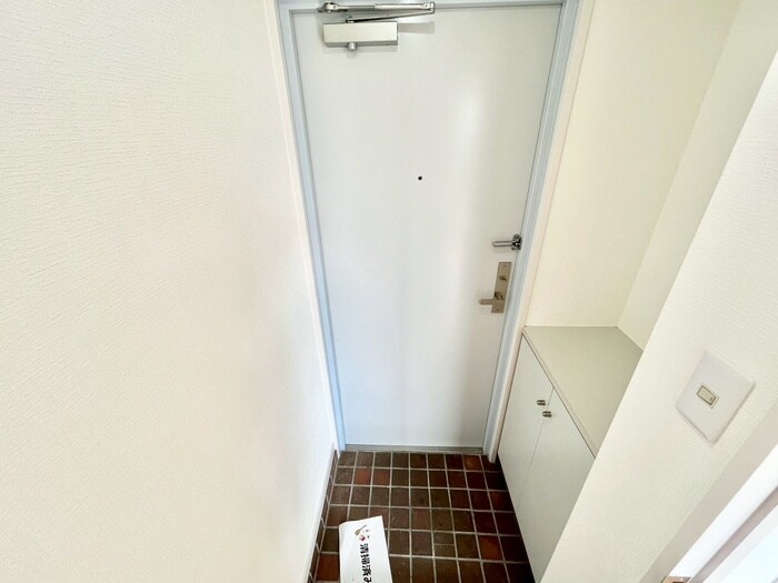 物件内観写真10　(玄関)