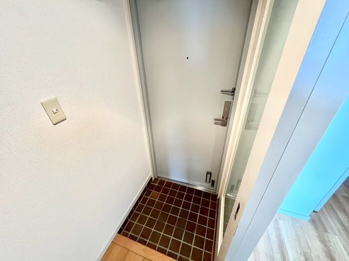 物件内観写真10　(玄関)