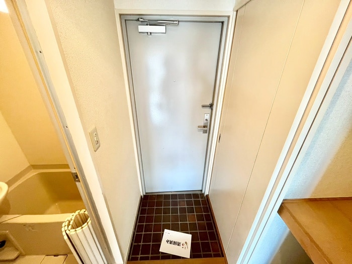 物件内観写真14　(玄関)