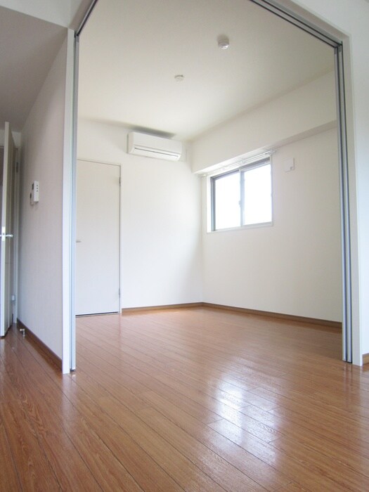 物件内観写真14　(室内からの展望)