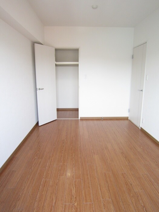 物件内観写真16　(玄関)