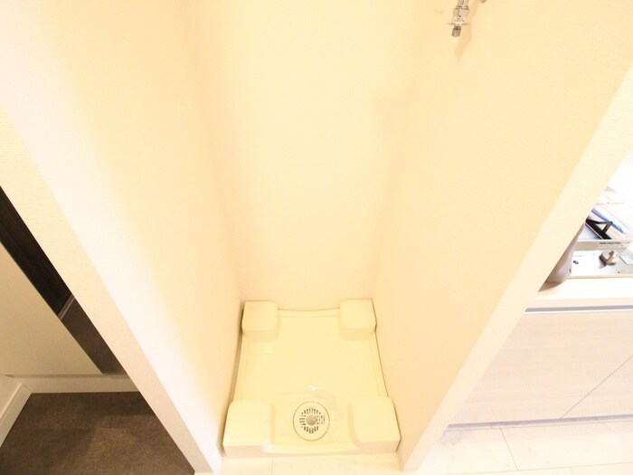 物件内観写真12　(洗濯機置場)