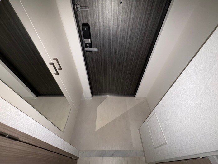 物件内観写真18　(玄関)