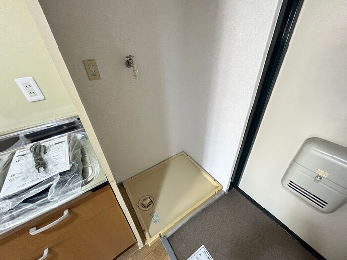 物件内観写真16　(洗濯機置場)