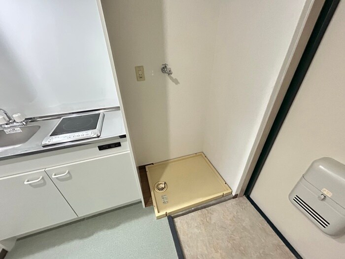 物件内観写真17　(洗濯機置場)