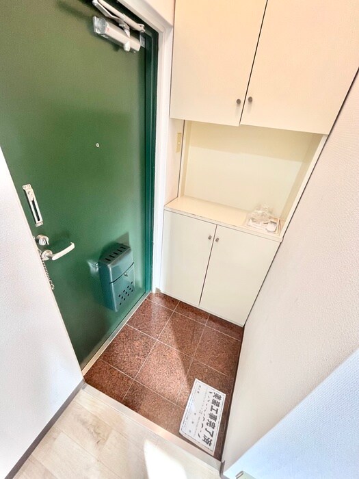 物件内観写真13　(玄関)