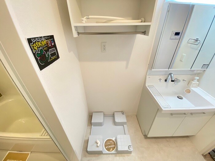 物件内観写真12　(洗濯機置場)