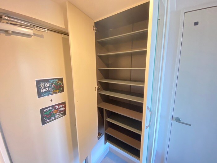 物件内観写真18　(靴箱)