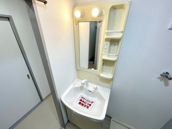 物件内観写真9　(洗面)