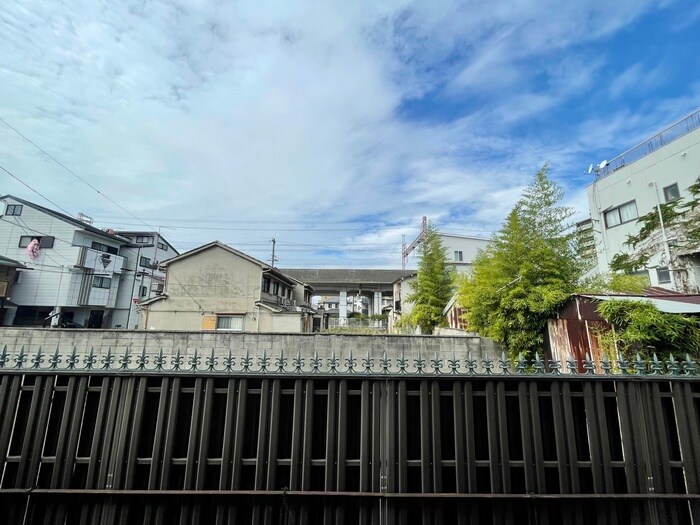 物件内観写真22　(室内からの展望)