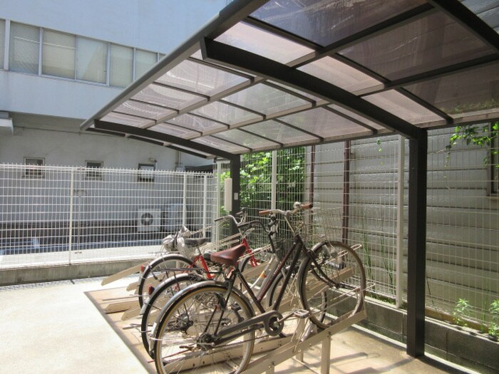 物件外観写真4　(駐輪場)
