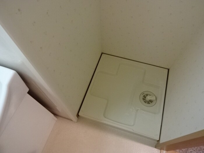 物件内観写真12　(洗濯機置場)