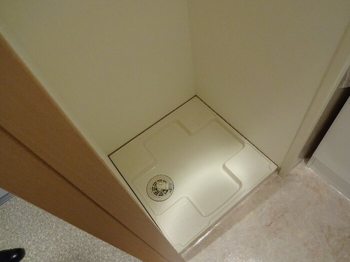 物件内観写真15　(洗濯機置場)