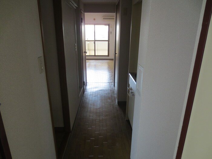 物件内観写真11　(廊下)