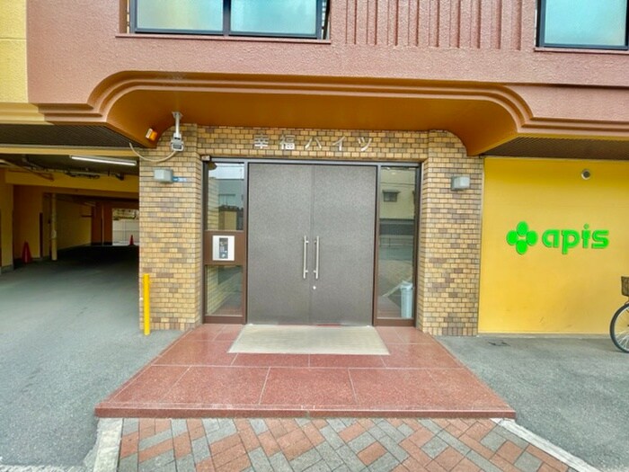 物件外観写真6　(エントランス部分)