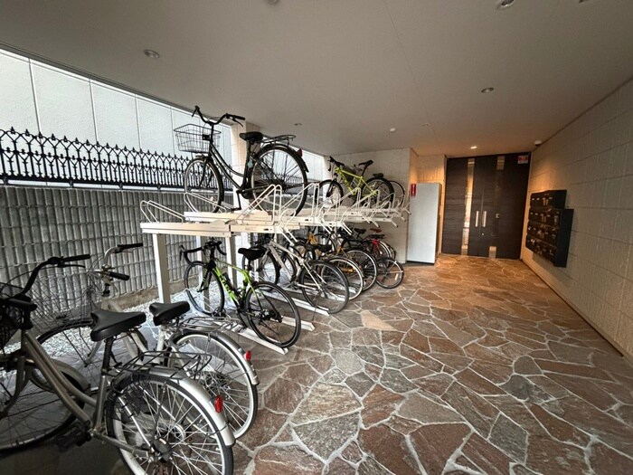 物件外観写真4　(駐輪場)