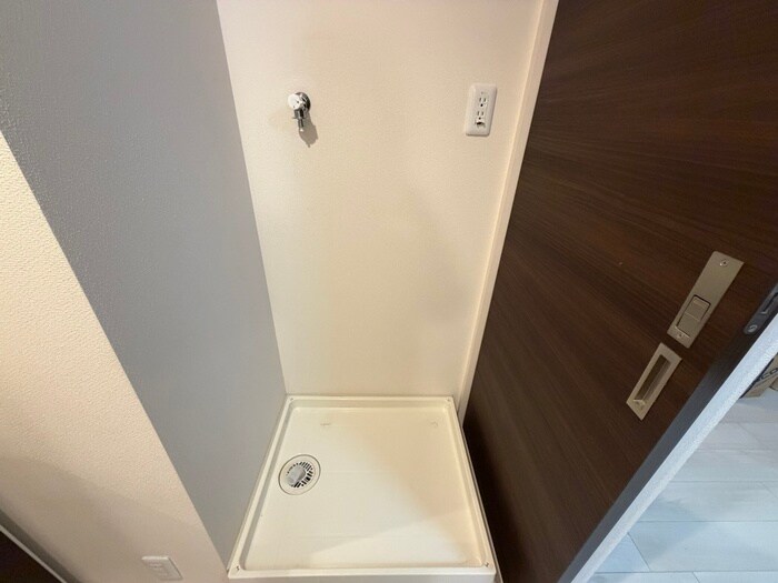 物件内観写真13　(洗濯機置場)