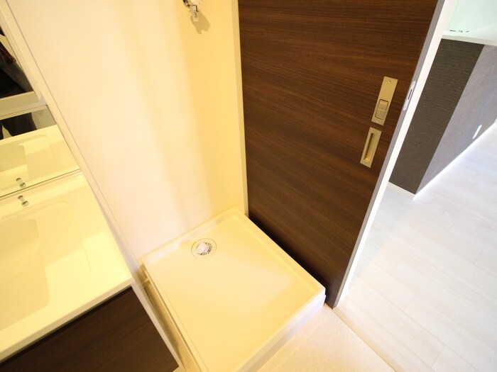 物件内観写真15　(洗濯機置場)