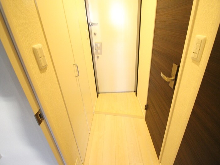 物件内観写真20　(玄関)
