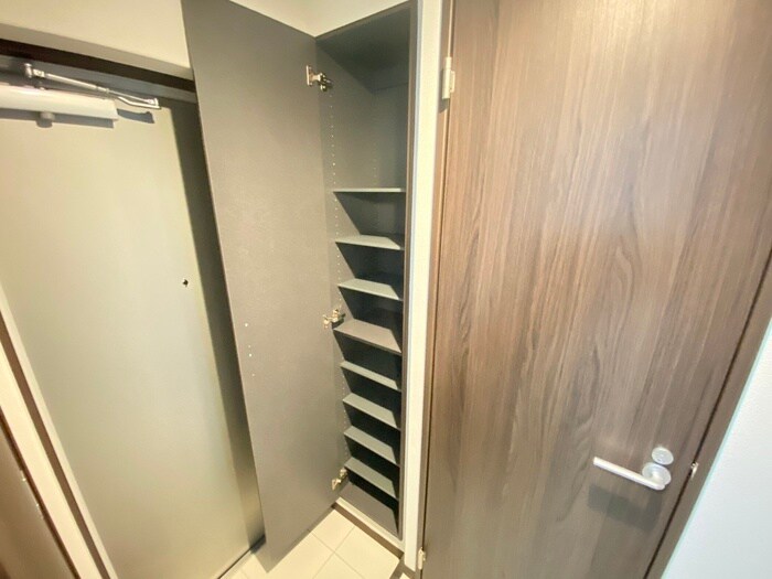 物件内観写真16　(玄関)