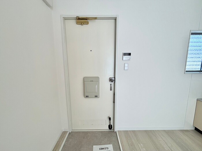 物件内観写真19　(玄関)